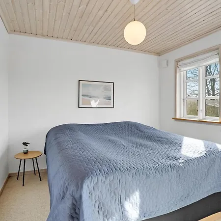 בית נופש In With Kitchen *